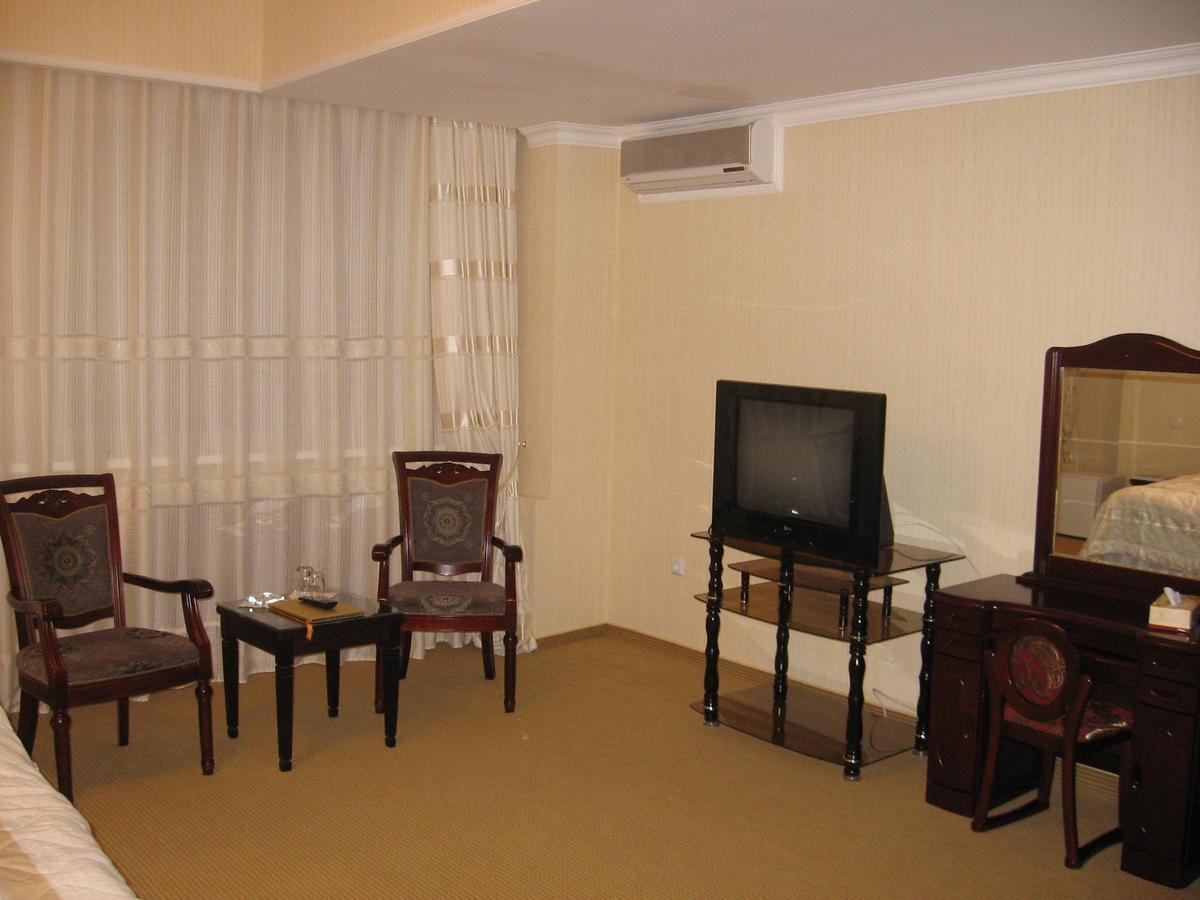 Hotel Botakoz Астана Екстер'єр фото