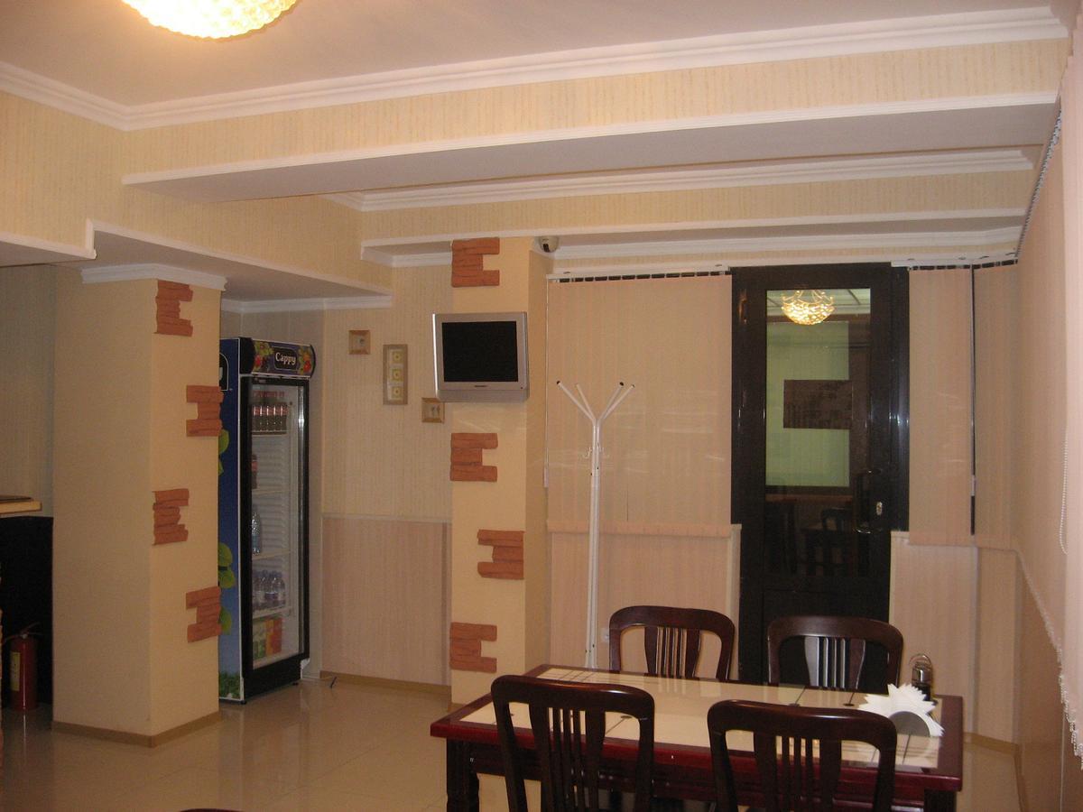 Hotel Botakoz Астана Екстер'єр фото